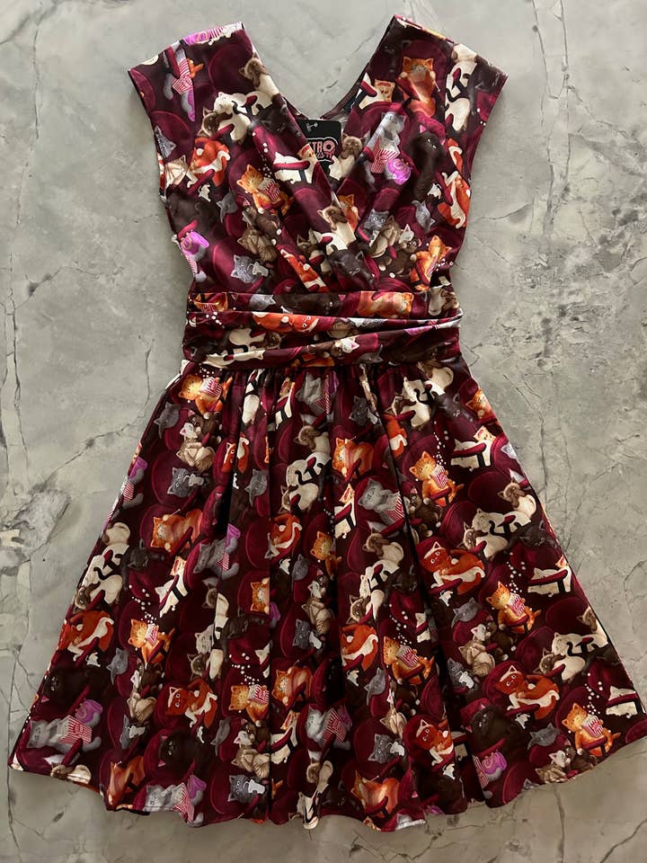 Biografkatte Greta Kjole for engroshandel hos Retrolicious