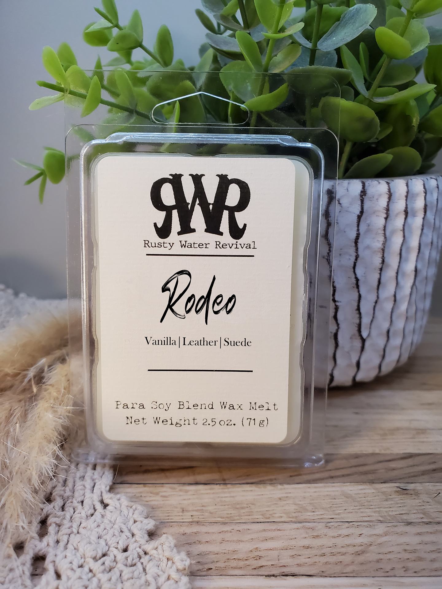 Rusty Water Revival, LLC. - Vendita all'ingrosso Candela in vasetto - Candela Rodeo in legno con stoppino, cera sciolta e spray1