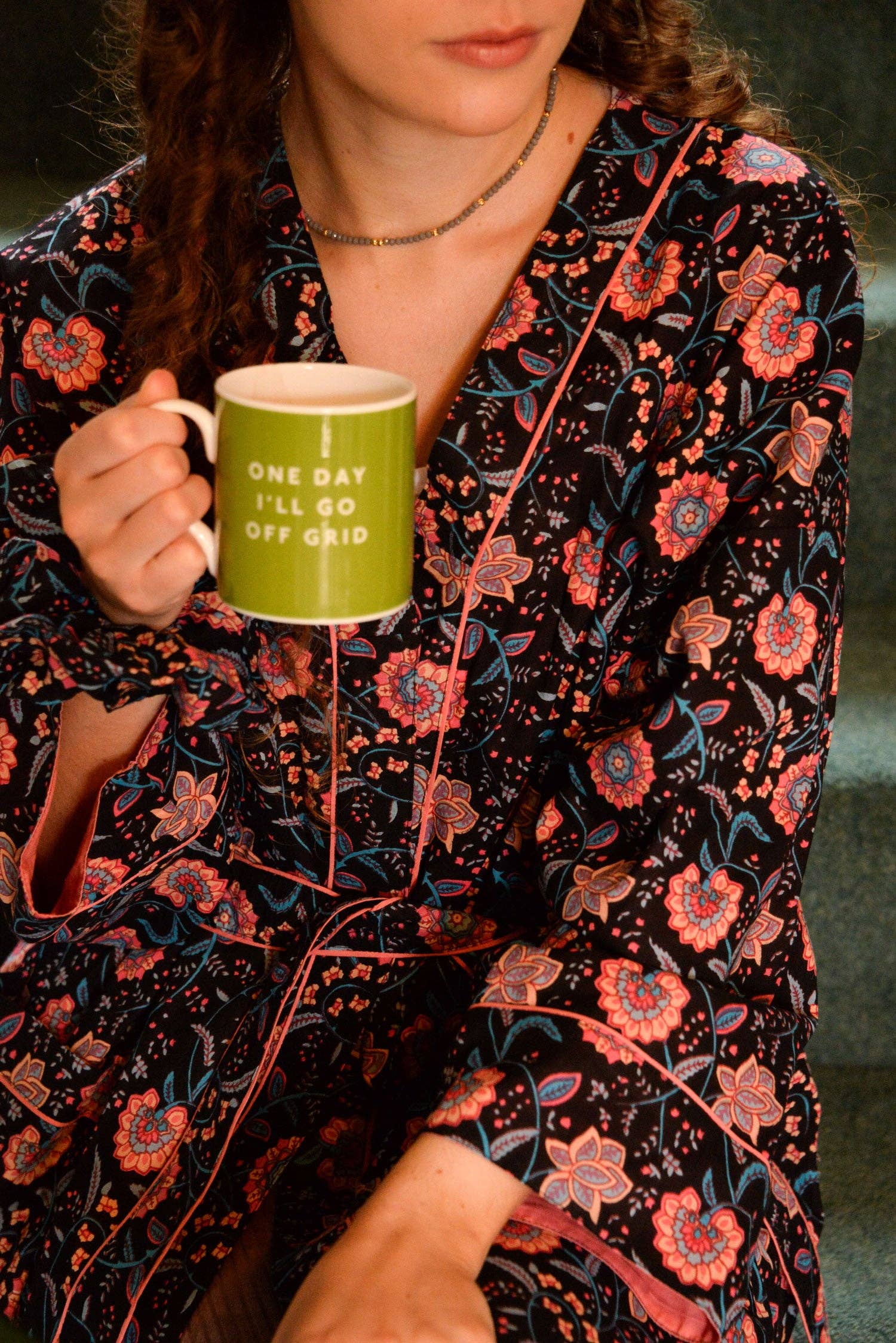 My Doris – wholesale Robe – Women's – BLACK AND PINK FLORAL DRESSING GOWN ROBE2