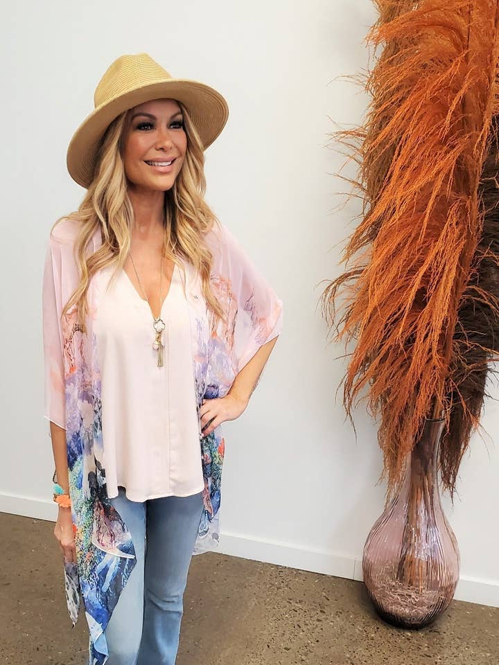 Kimono en mousseline de soie à imprimé bonsaï pour la vente par Baz Apparel