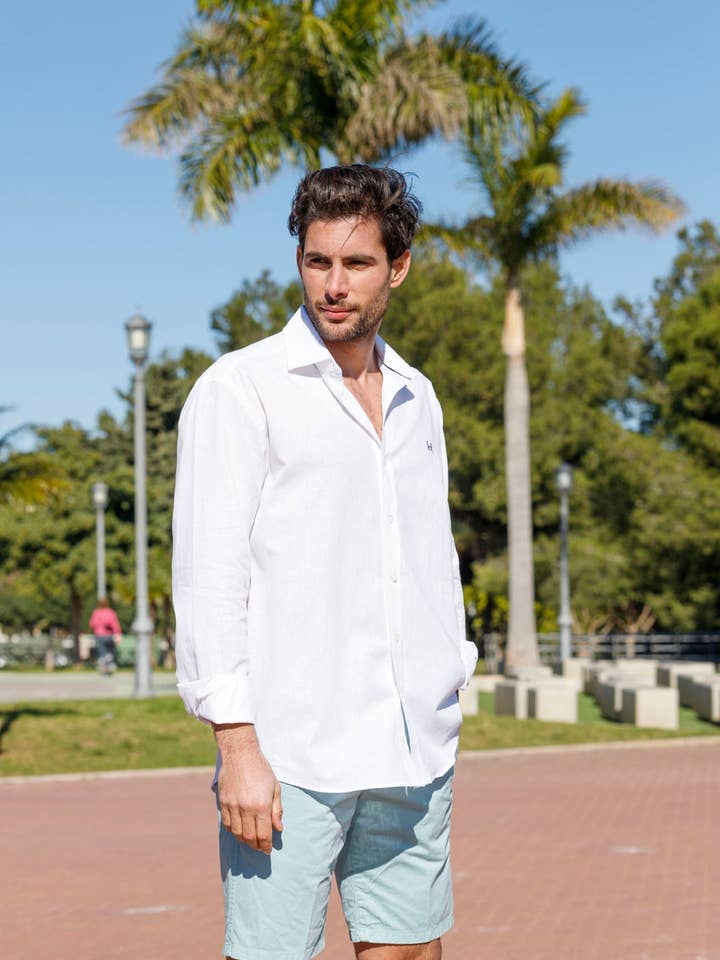 Custi Mikelo – Großhandel Hemd mit Button-down-Kragen – Herren – Weißes Leinenhemd | Ibiza