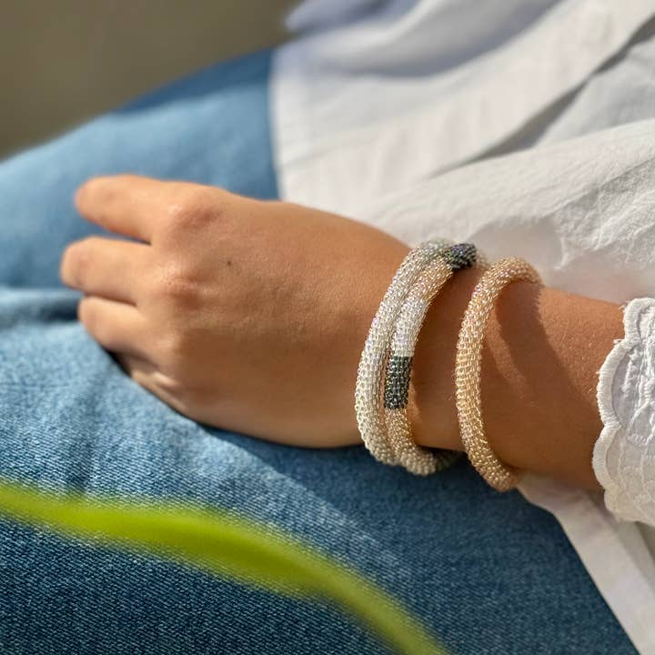 MAISON KIZO - Wholesale Bangle Bracelet - Pale salmon pink Nepalese bracelet1