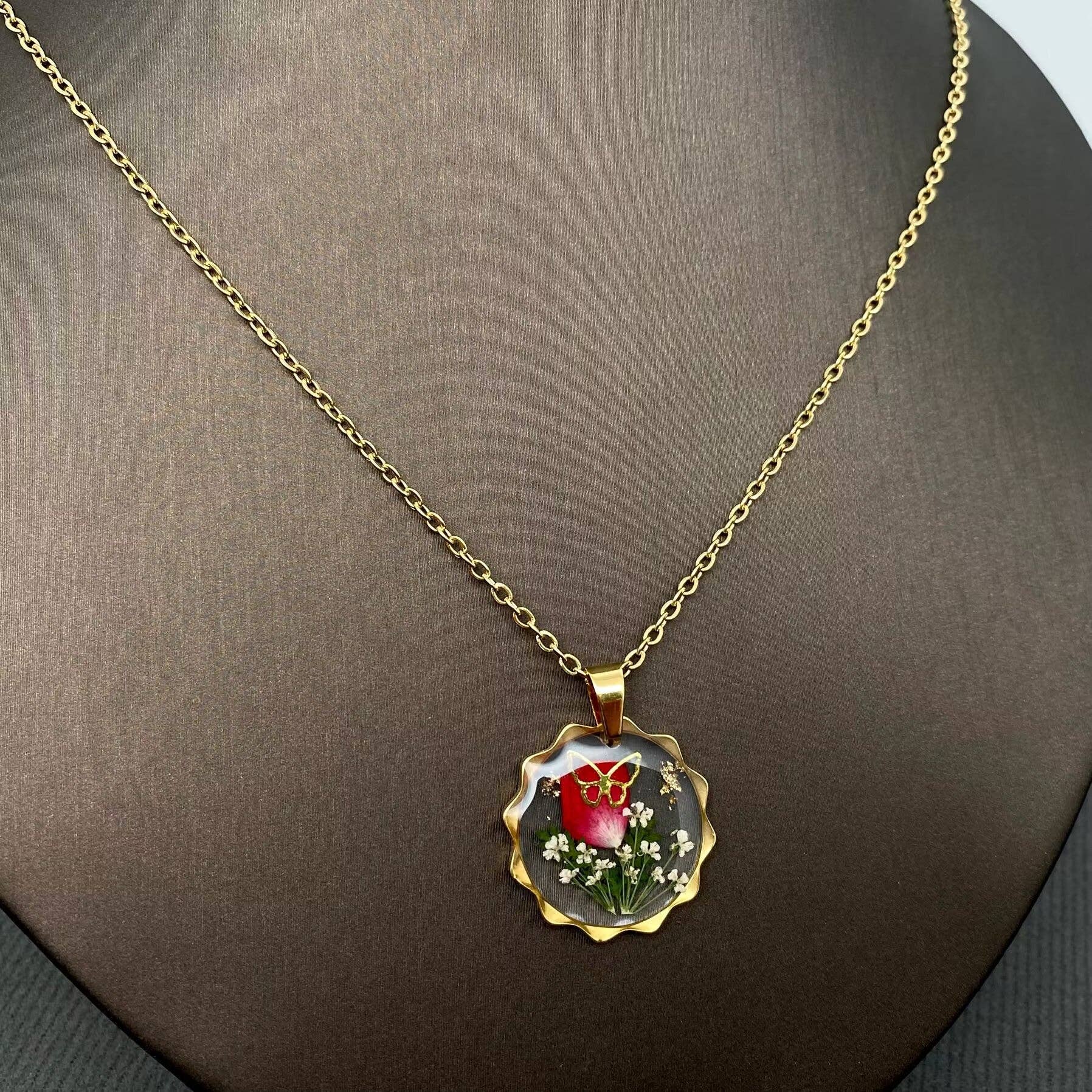 Mio Queena - Wholesale Pendant/Charm Necklace - Dried Flowers Geometric Charm 18K Golden SS Necklace - PDF2