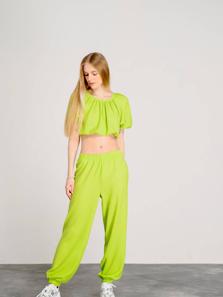 Lysegrøn løs todelt dragt for engroshandel hos Azuri Fashion Group