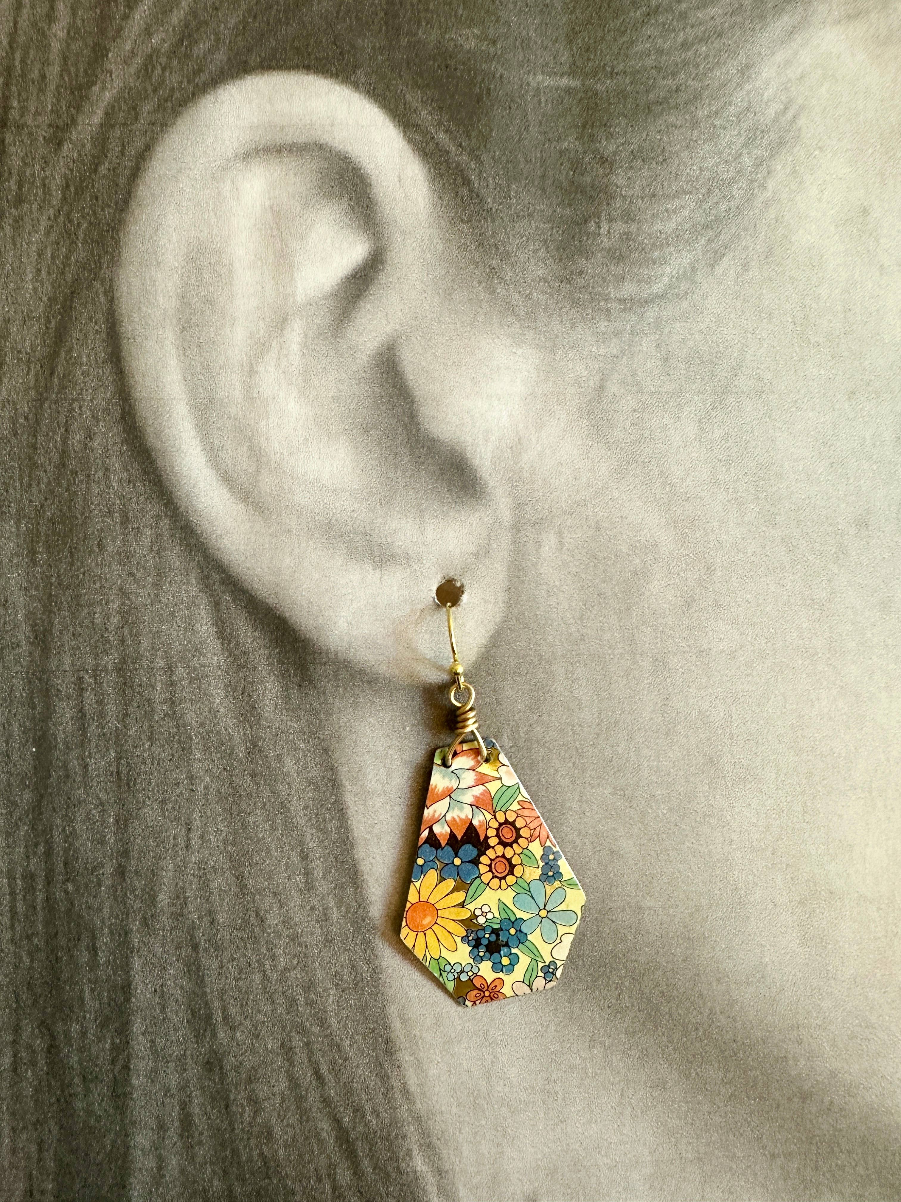 TTE Designs - Wholesale Dangle Earrings - Flower Power Vintage Tin Earring Collection9