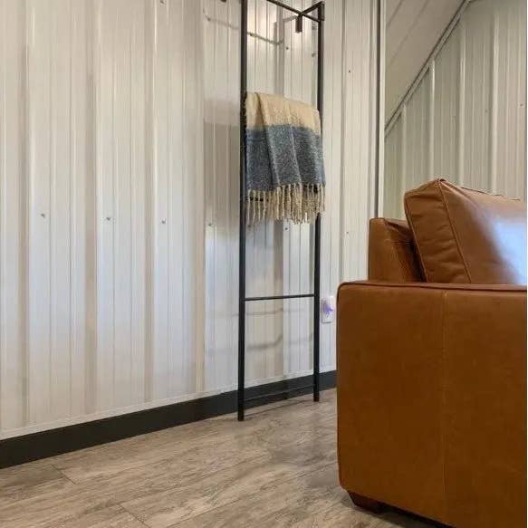 Industrial Farm Co - Wholesale Free Standing Shelf - The Hal Standing Mounted Blanket Ladder0