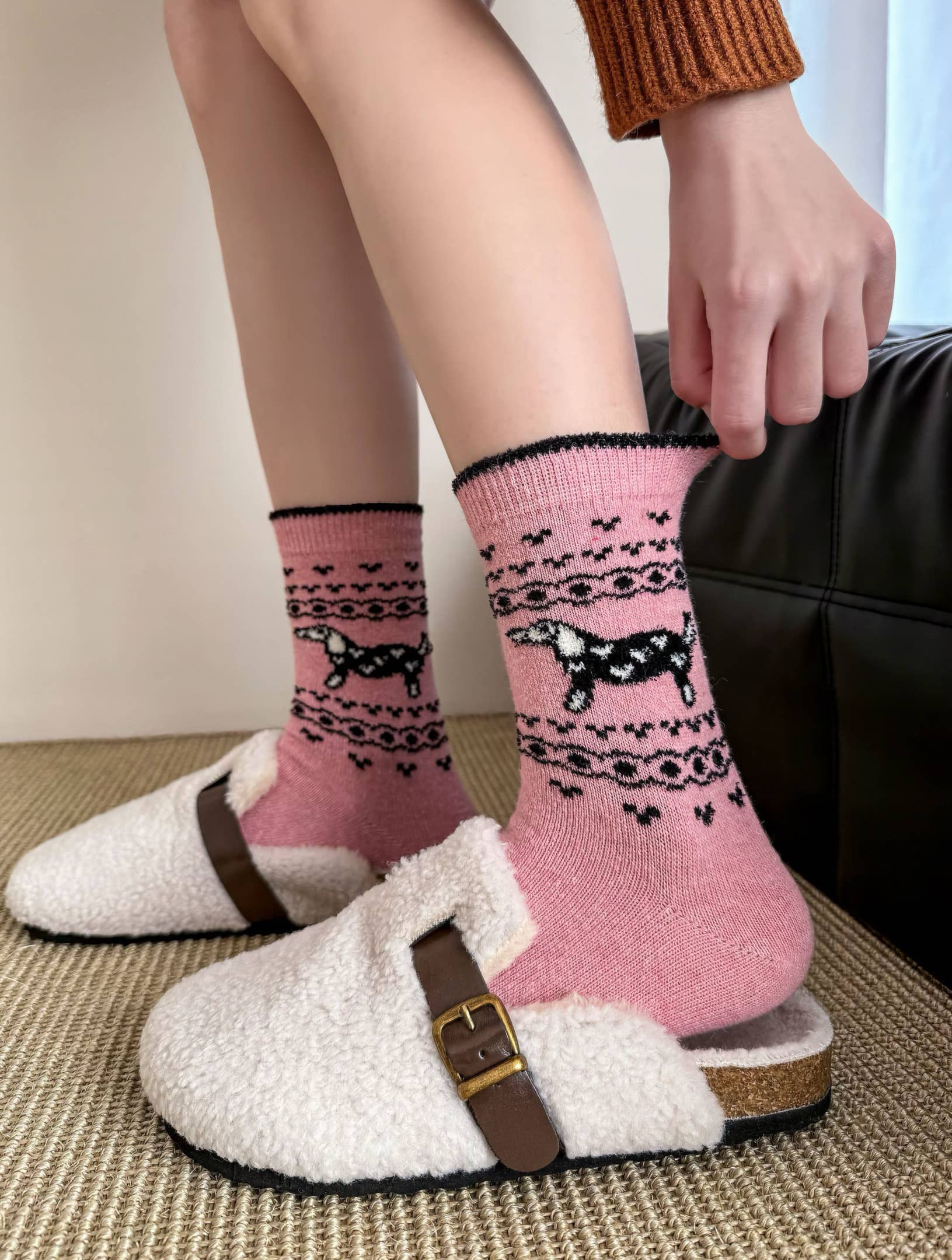 Happy Knits - Wholesale Socks - Women's - Women's Wool Socks - Warm Dachshund Pattern Winter Socks6
