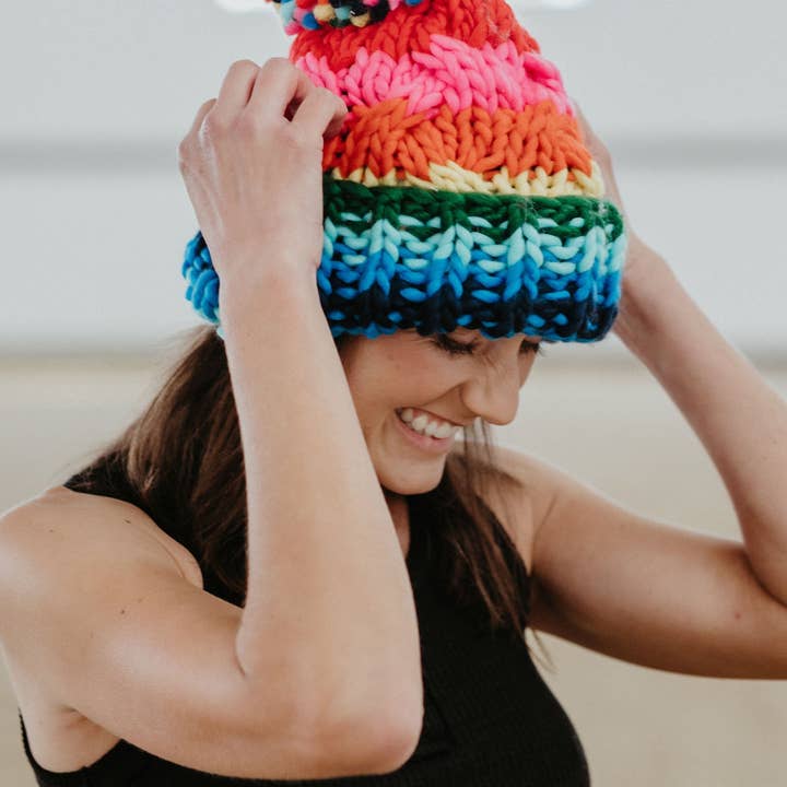 Regenbogen Grobe Regenbogenmütze, übergroße Strickmütze für den Großhandel auf Faire