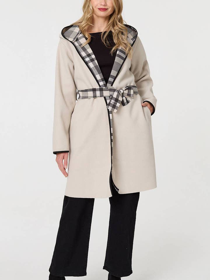 Manteau ouvert à carreaux avec ceinture à nouer pour la vente par Stellalondon