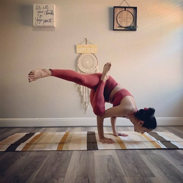 Sloflo World – wholesale Yoga mat – 100% Cotton Hand-Loomed Mysore Yoga Rug1