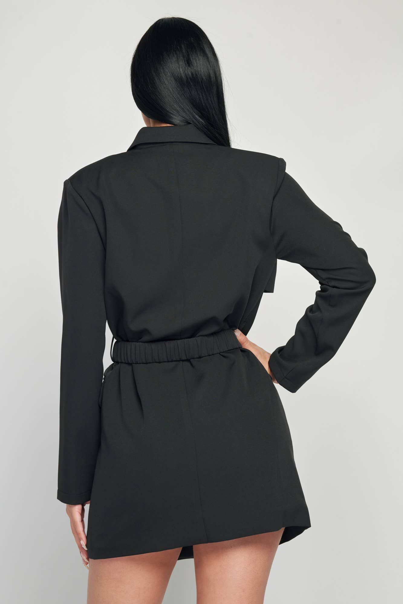 PRIVY - Vendita all'ingrosso Giacca - Donna - ABITO GIACCA BLAZER CON CINTURA A CATENA ORO LUX12