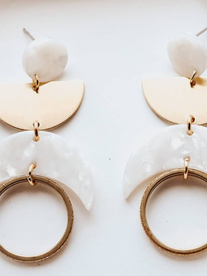 Moderna himmelska Boho örhängen | Geometriska Dingla Örhängen för wholesale av Hupomeno Designs