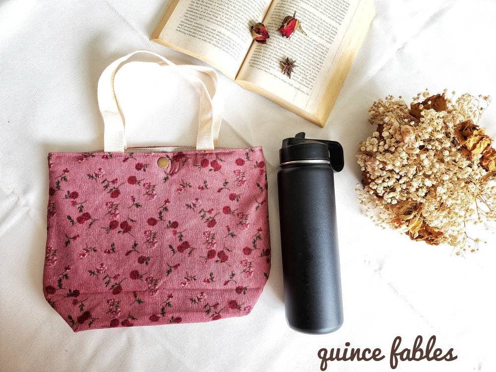 Quince Fables - Wholesale Lunch Bag/Box - Floral Corduroy Daisy Print Lunch Bag, Collection Lily2