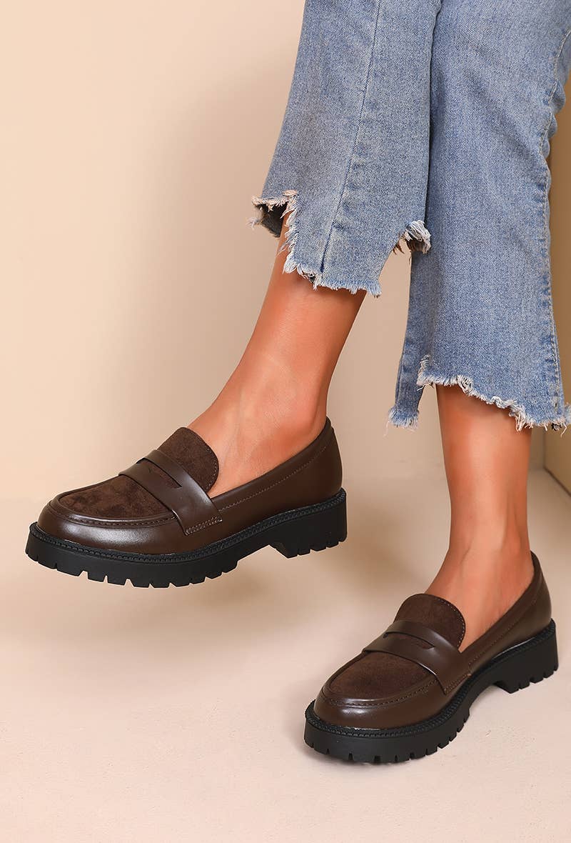 Joia Paris – Großhandel Loafer – Damen – Mokassins mit klassischem Schaft und dicker Sohle H8-960M23