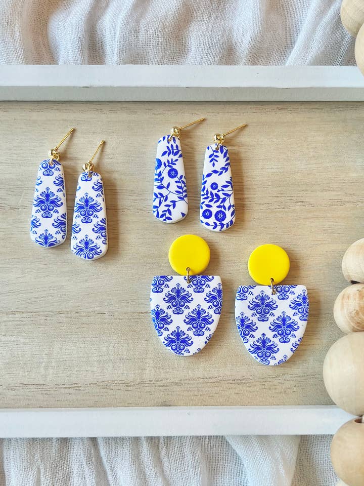 Damast-Ton-Ohrringe, blaue Blumen-Ohrringe, Damast-Ohrringe für den Großhandel von SeizeTheClayJewelry