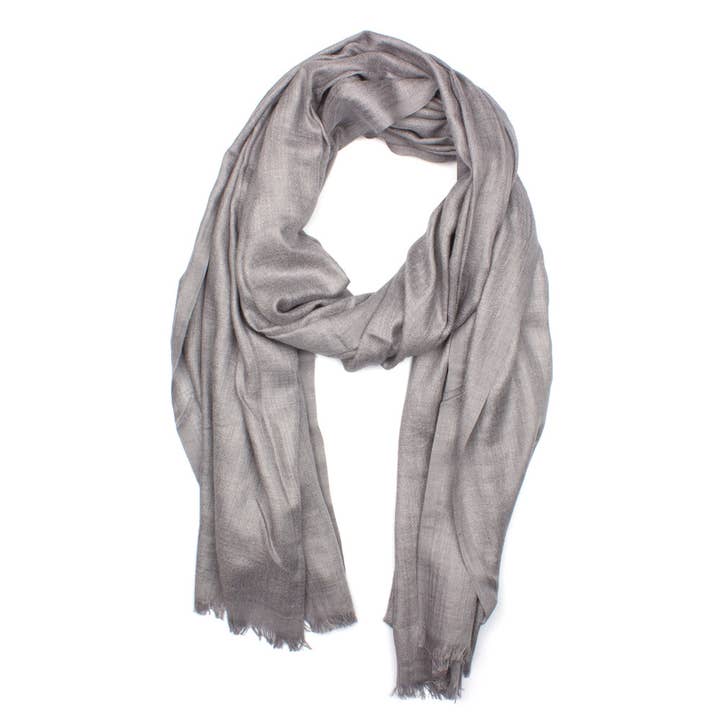 Grand Boulevards Echarpe Grise pour la vente par 7East