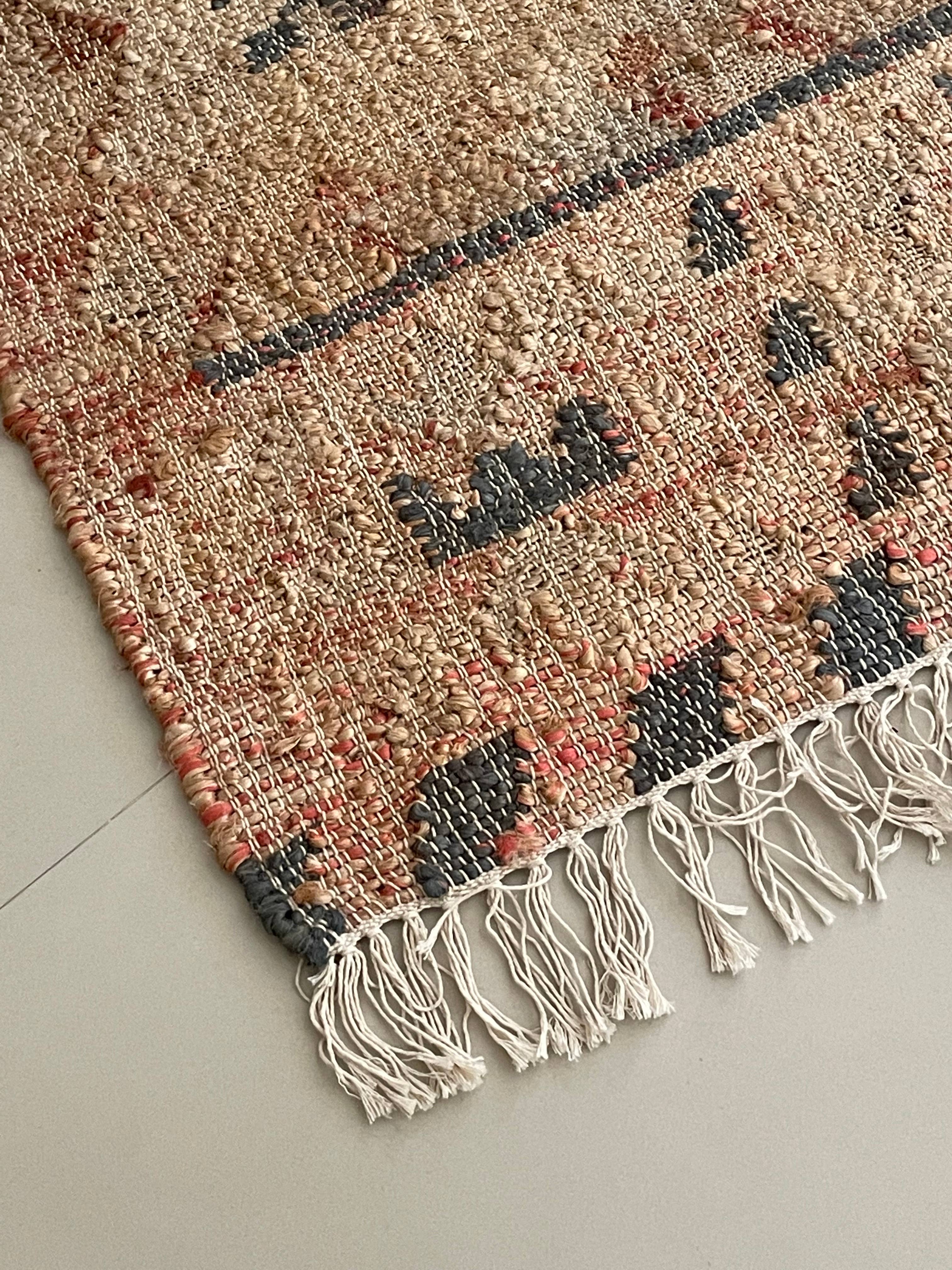 Rugs Boutique - Venta al por mayor Alfombra pequeña - Alfombra hecha a mano de cáñamo y algodón Aza de 4 x 6 pies1