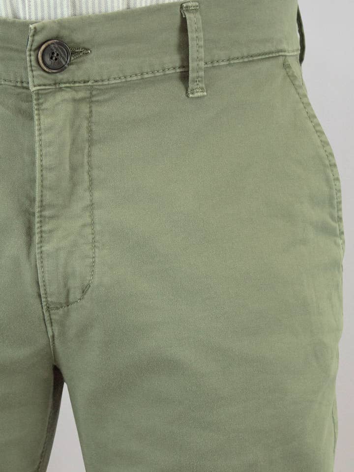 Olijfgroene chino broek heren voor wholesale door Patadegayo