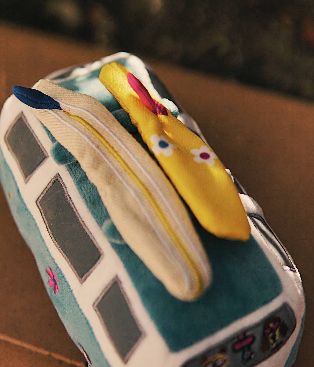 Woof & Co. - Wholesale Pet Plush Toy - Dog - Hippie Van5