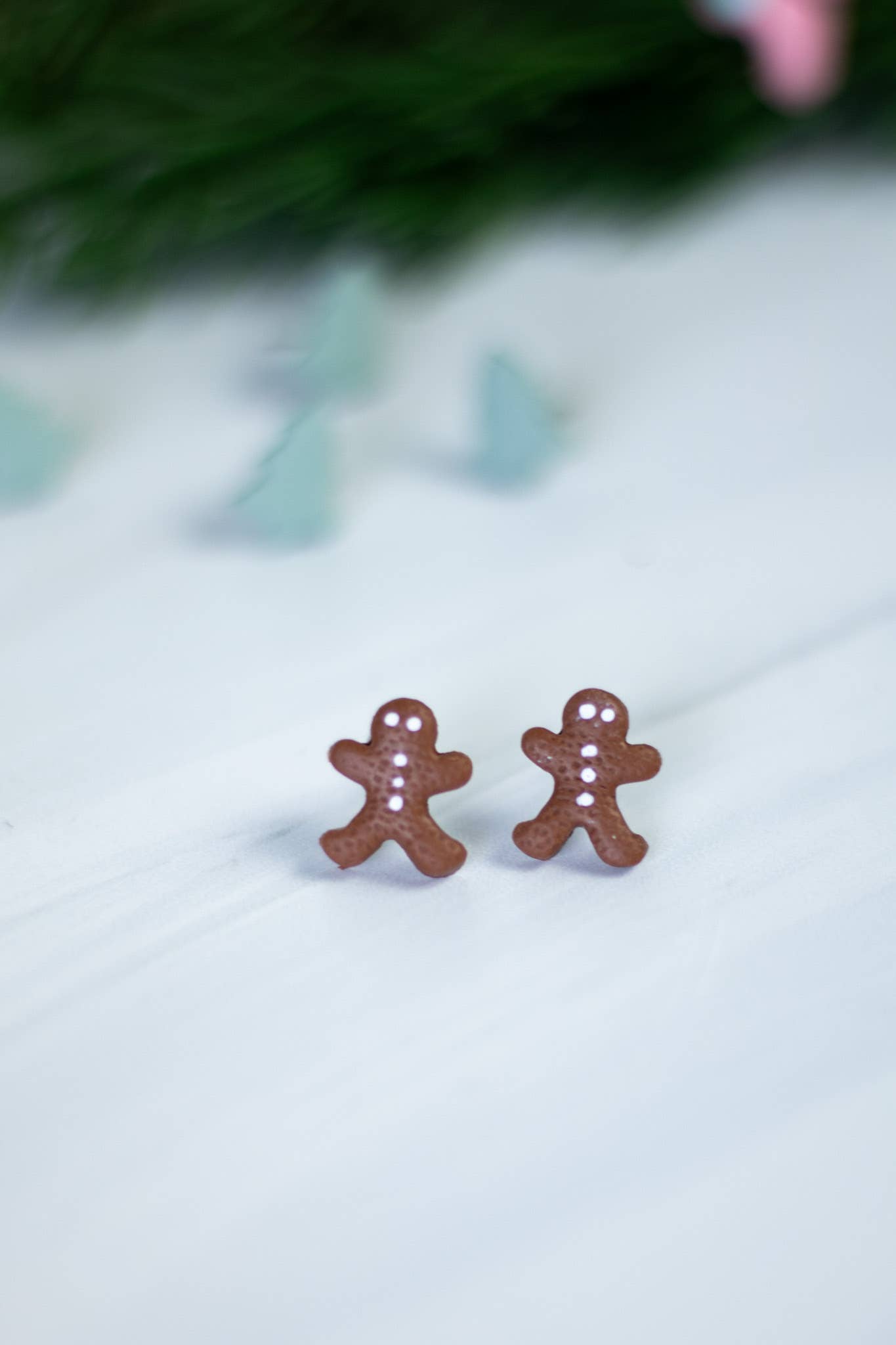 EJ Clay Co – Großhandel Ohrstecker – Mini-Ohrstecker mit Weihnachtsmotiv1