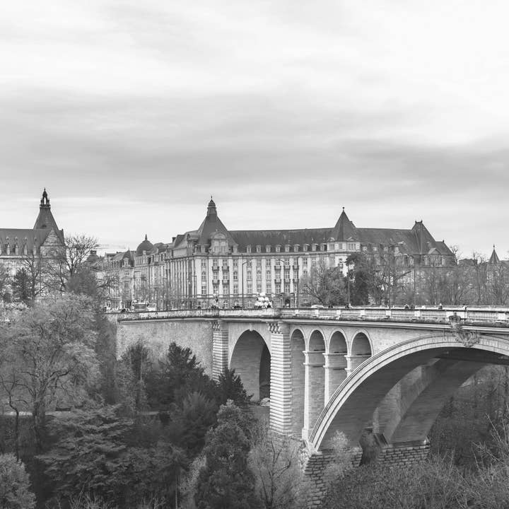 Luxembourg pour la vente par The Real Studio