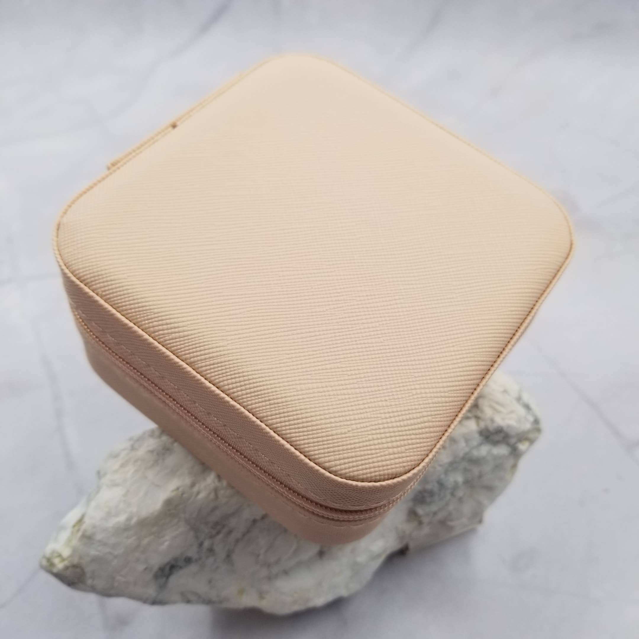 The Pretty Jewellery - Vente Boîte/rangement à bijoux - Boîte à bijoux en cuir avec fermeture à glissière0