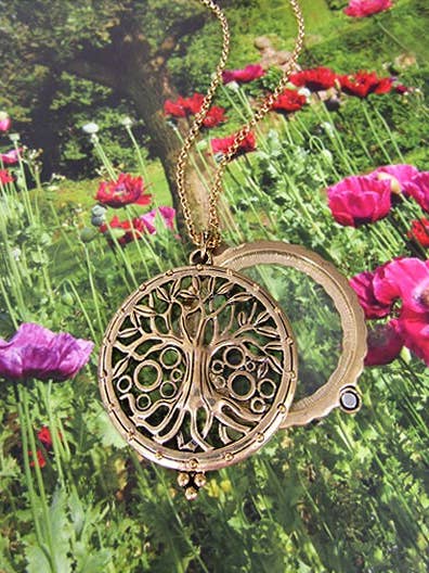 Loupe 6 fois Tree Of Life avec couvercle coulissant pour la vente par TheTizana