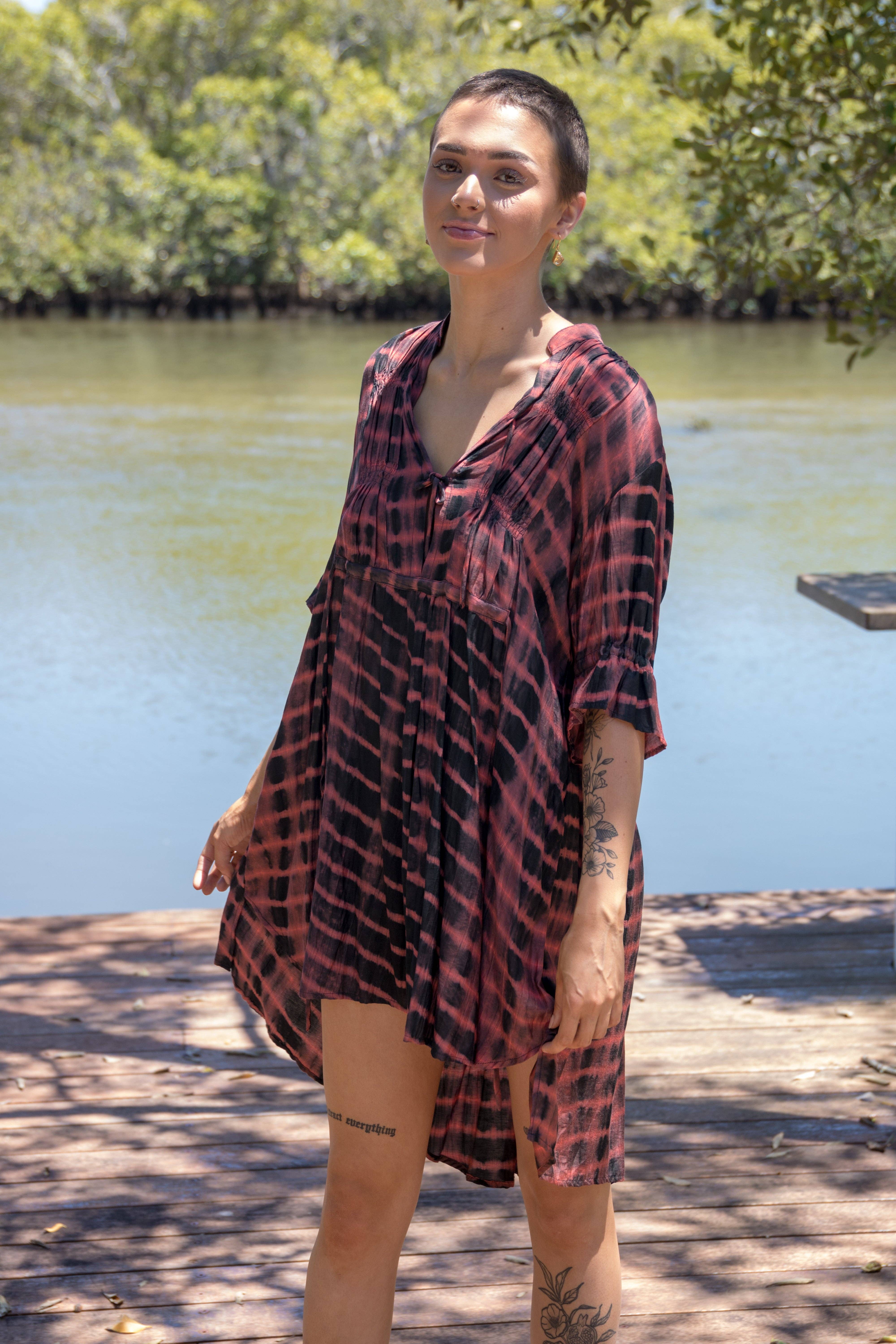 TABOO FASHION – wholesale Tunika - Dam – Libby Tunika Batikfärgad1