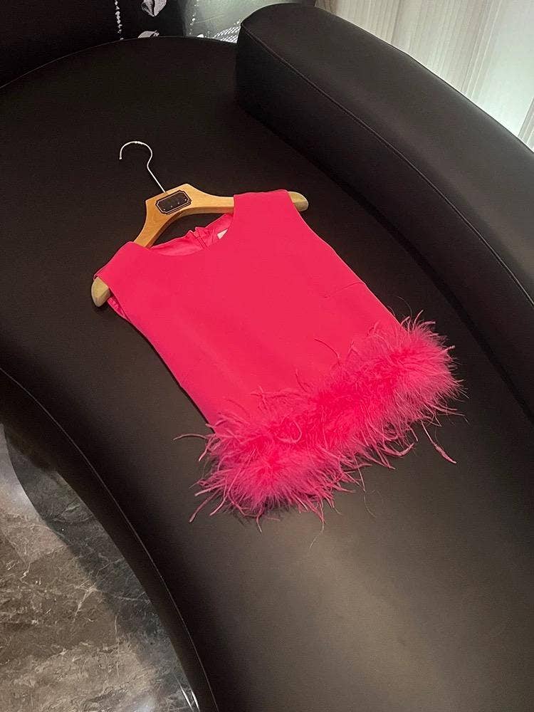 Sanyao Fashion - Wholesale Outerwear Vest - Women's - SY411 White Ostrich Feather Trim Round Neck Sleeveless Top0