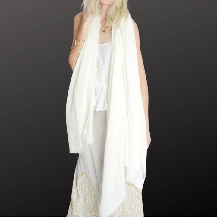 Olive & Pique – wholesale Scarf – Unisex – Oversized Warm & Cozy Solid Blanket Scarf
