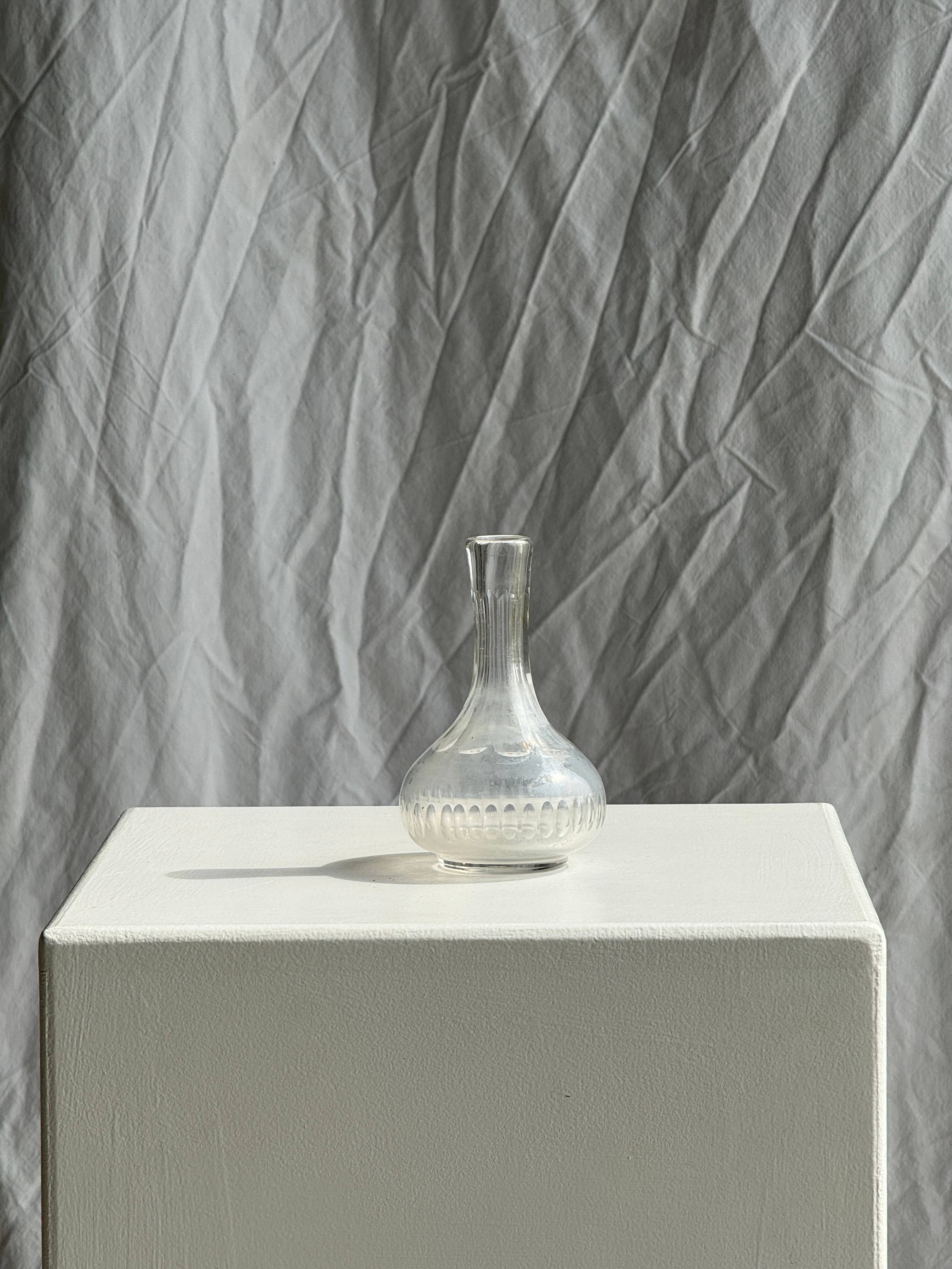 Transparent Mini vintage glass soliflore vase with round belly H12.5 for wholesale on Faire0