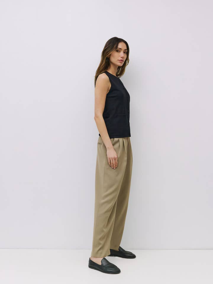 MOD REF - Wholesale Knit Top - Women's - The Dominique Top | Sleeveless Knit Vest