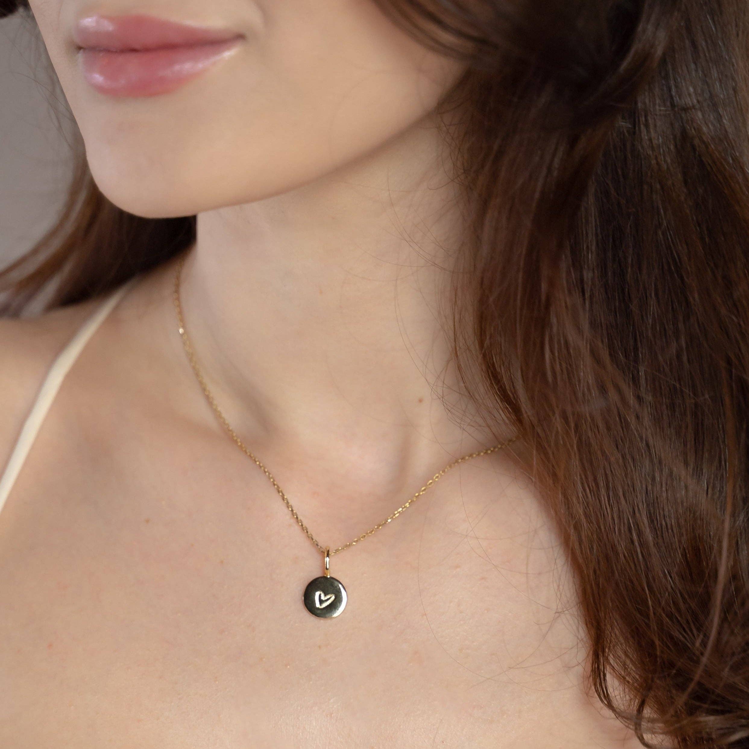 The Sis Kiss – Colar pingente/pendente por atacado – Coração Gravado2