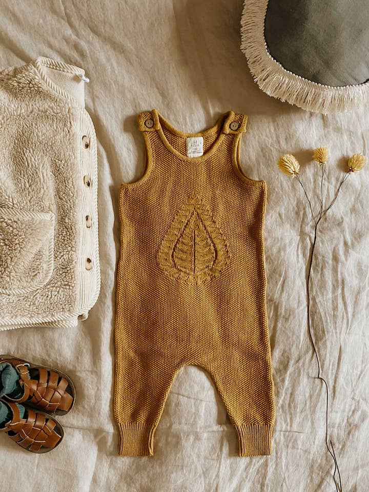 Gebreide Tuinbroek - Mosterdgeel voor wholesale door lal & nil