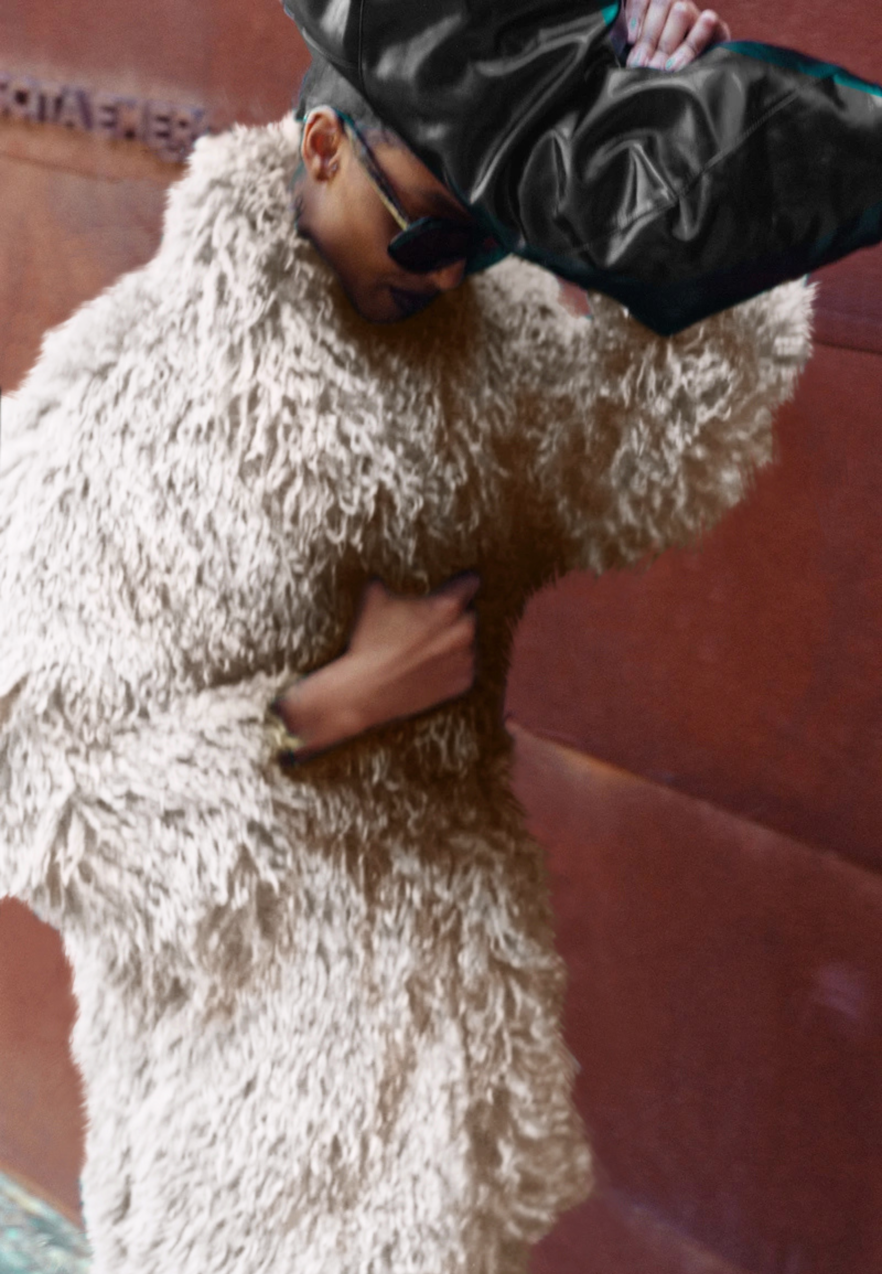 Ricano - Wholesale Fur/Faux Fur Coat - Women's - Women's Faux Fur Coat Marielle – Knee-Length Luxury Look6