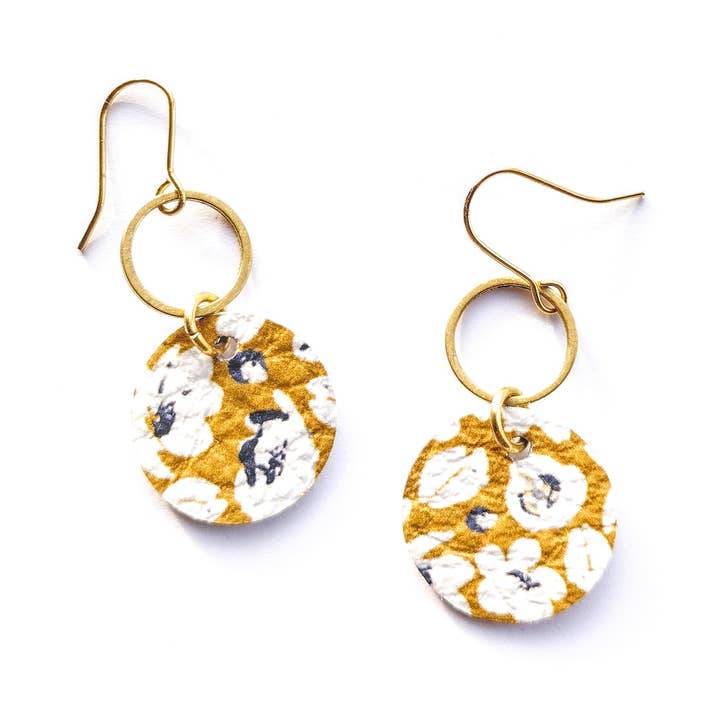 Boucles d'oreilles en cuir Meagan Dainty | Pâques | Bijoux de printemps pour la vente par Spoon & Theory Handmade