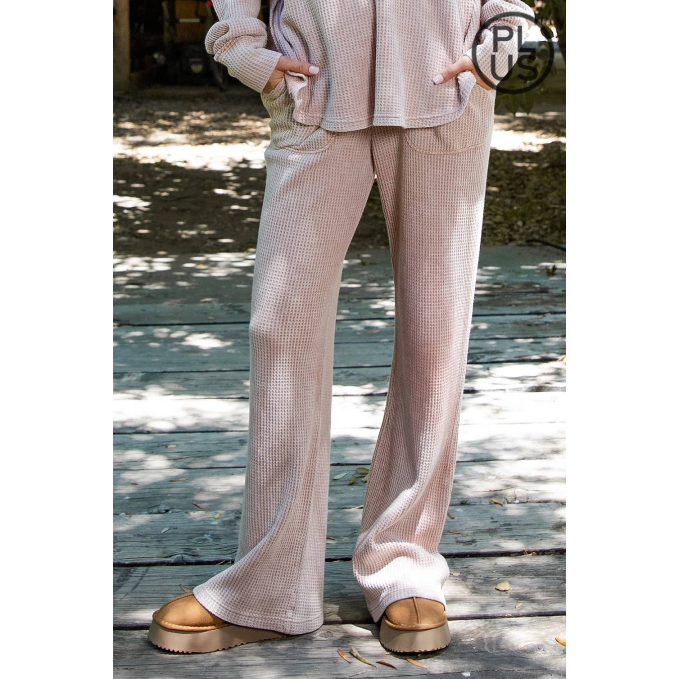 Rae Mode - Vente Pantalon de sport – femme - PANTALONS DE SURVÊTEMENT DROITS GAUFRÉS DÉLAVÉS AUX MINÉRAUX DE GRANDE TAILLE5