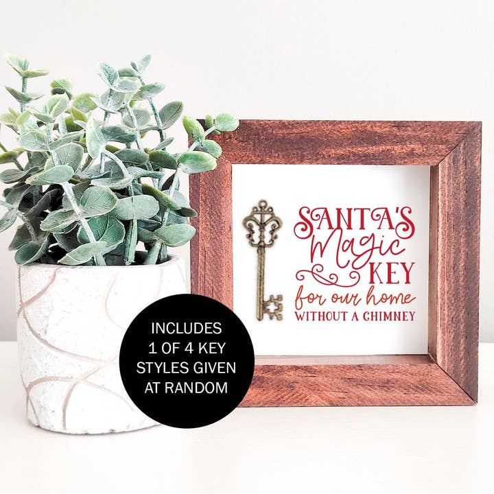 Insert de Décor Magnétique Saisonnier pour Panneau Interchangeable (Mini) : La Clé Magique du Père Noël avec Clé Squelette Amovible | Panneau Magnétique Vendu Séparément pour la vente par Simpler Seasons Decor