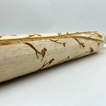 Sweet Rolling Pins - Wholesale Rolling pin - Embossed Cardinals On Birch Rolling Pin -Horizontal Dsg2
