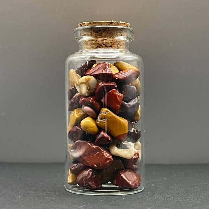 Nurture | Flacon de 30 ml de chips de cristal de jaspe Mookaite pour la vente par Midwest Apothecary