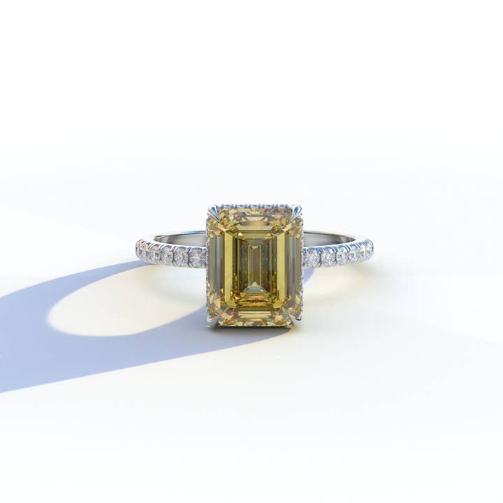 Anel com Diamante de Laboratório de Corte Esmeralda Amarelo de 3 Ct com Halo Oculto e Definição Pavé - Austin por atacado de Mohana Jewels - Luxury