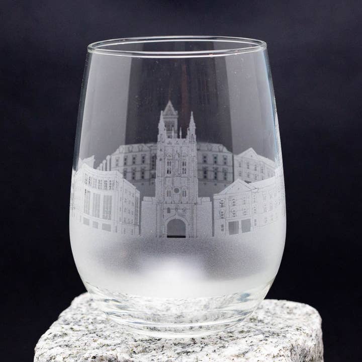 Bicchiere da vino Columbia, Missouri Skyline per la vendita all'ingrosso da parte di Urban & Etched