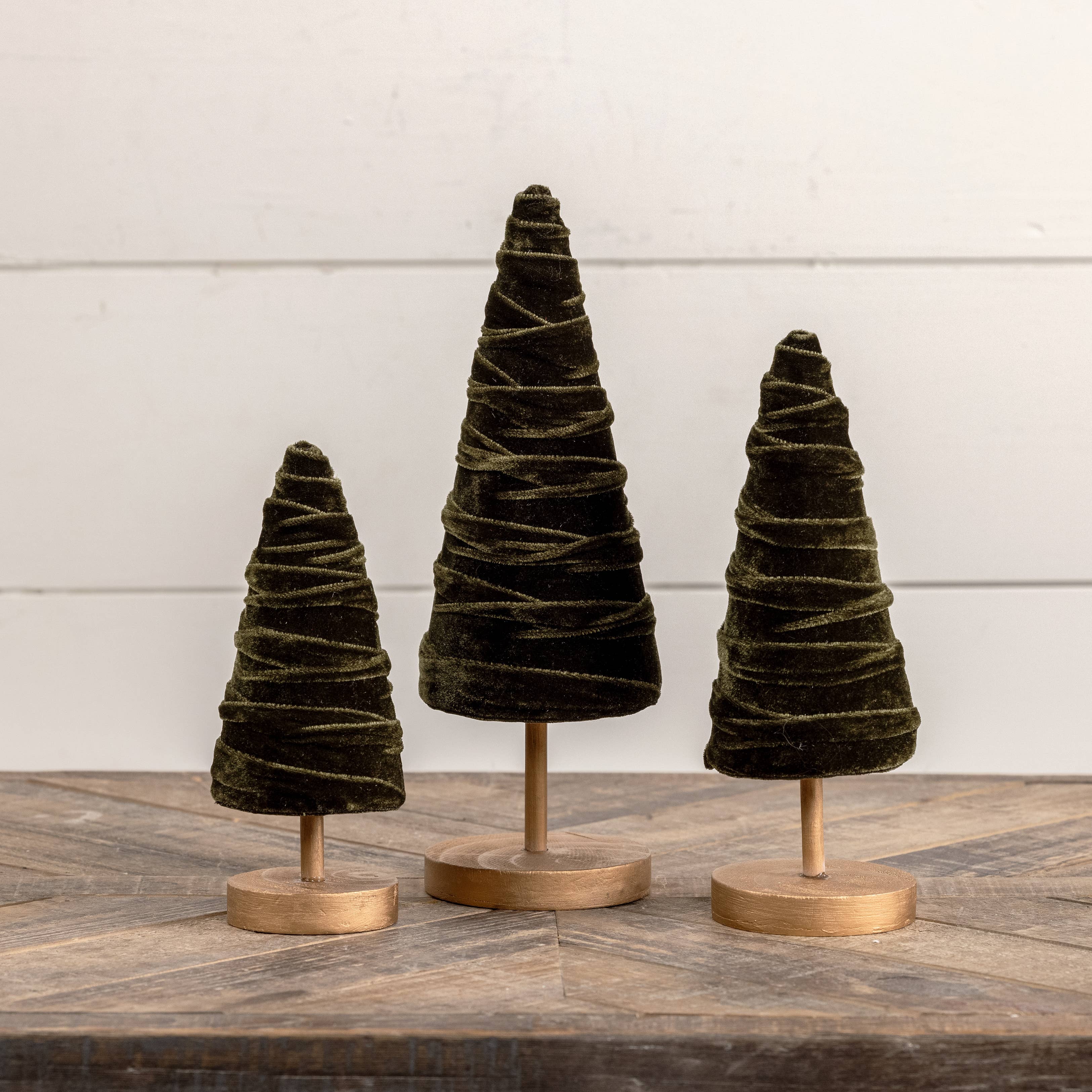 Ragon House – wholesale Christmas decoration – 12" FOREST VELVET TREE1