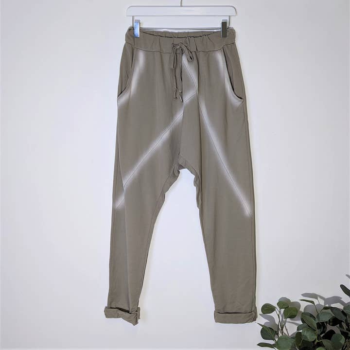 Tempest Designs – wholesale Lounge Sweatpants/jogging bottoms – Women's – Low crotch lounge pants with special dye shading on seams (O/S)