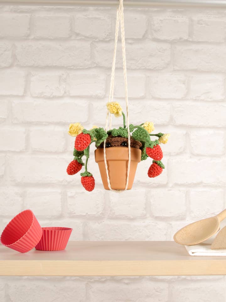 NOUVEAU DMC Amigurumi Fraises d'Été pour la vente par DMC