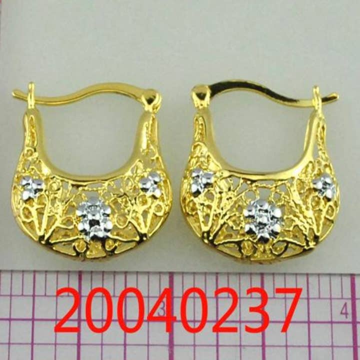 2 ton liten diamant klippa blomma design hoop örhänge för wholesale av Karrbear