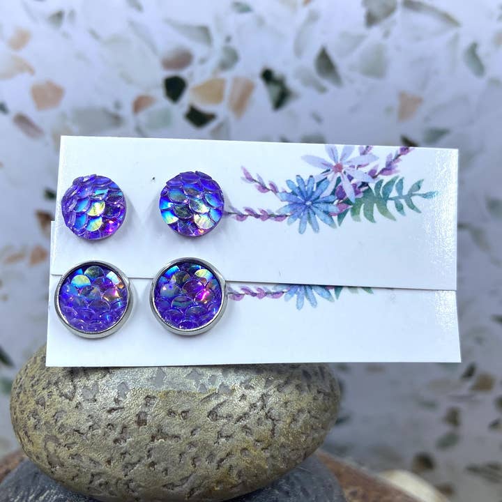 Paarse zeemeermin schaal studs voor wholesale door Only Once Originals