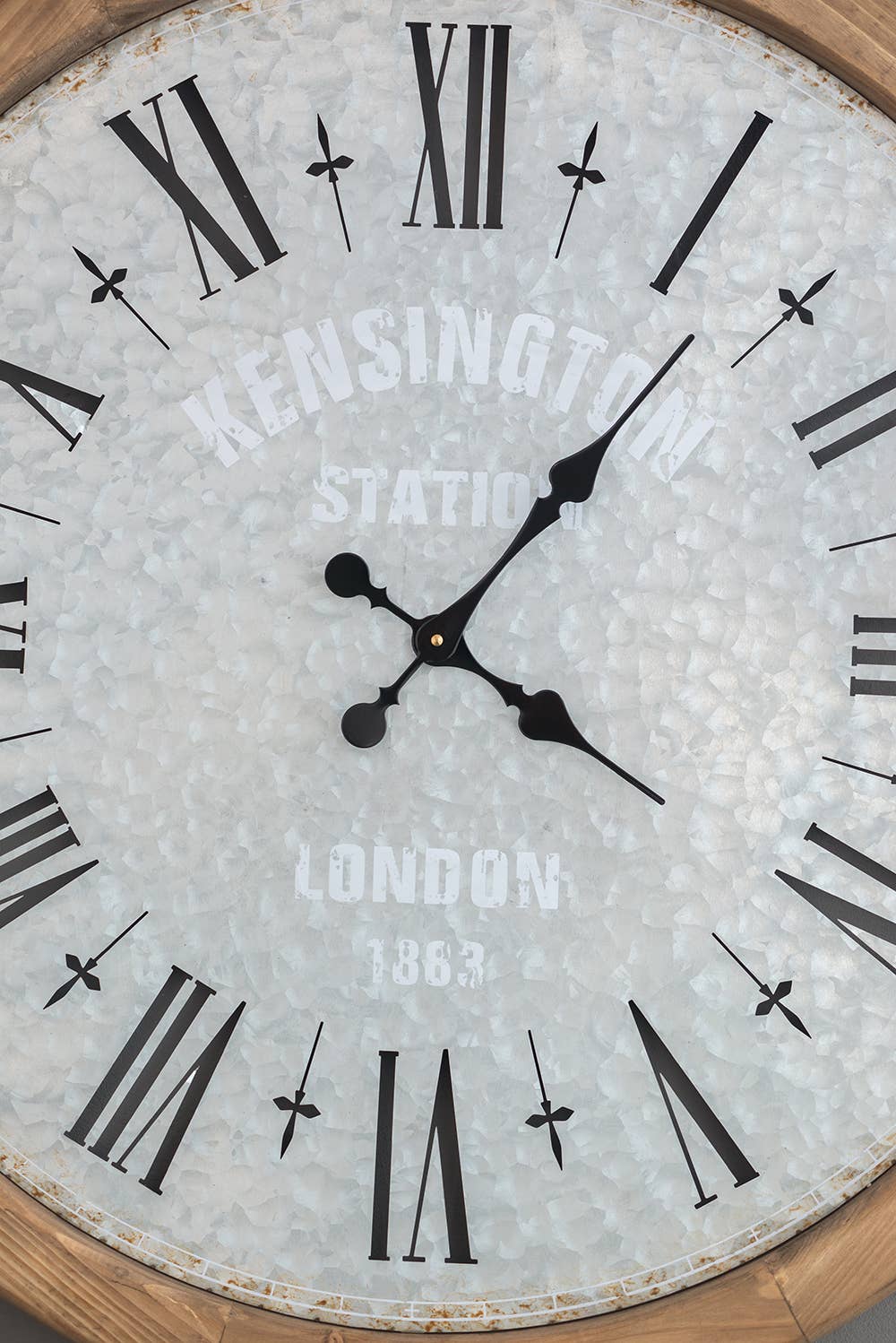 A&B Home Group Inc. - Venta al por mayor Relojes de pared - Reloj de Pared Rústico Kensington de 32,5"7