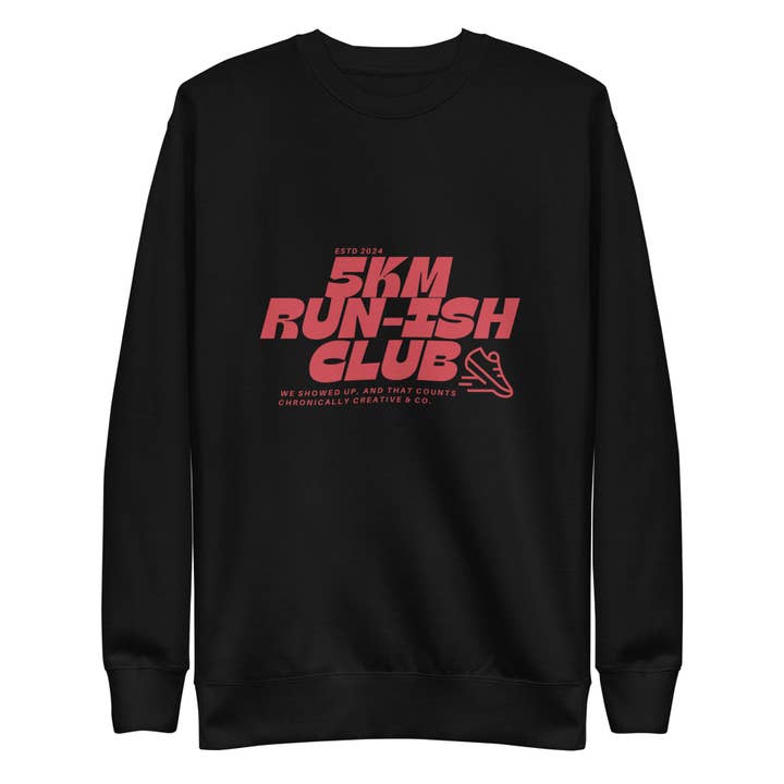 „5K Run-ish Club“ langærmet T-shirt fra Chronically Creative & Co. - Til de næsten atleter for engroshandel hos Chronically Creative & Co.