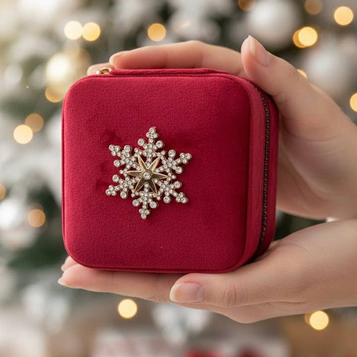 DUESTELLE ITALIA SRLS - Wholesale Jewelry Box/Organizer - Velvet Snow Jewelry Box – Velvet jewelry box with removable brooch5